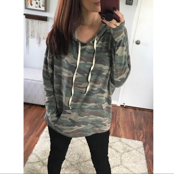 Sweaters - ❇️LAST 1 | BLAIR High Low Camo Hoodie | OLIVE CAMO